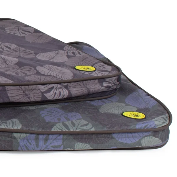 Ultimate Beach Companion: Body Glove Sun & Sand Mat - Image 2