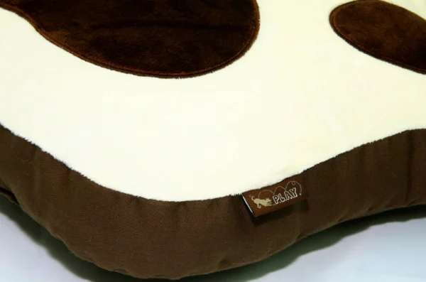 P.L.A.Y. Big Foot Pet Bed: Cozy and Stylish Bed - Image 3