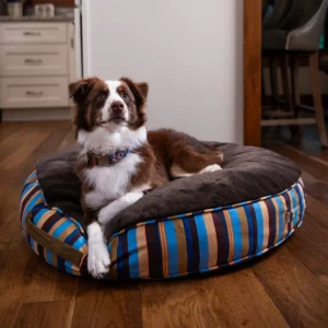 Luxurious Carolina Round Stripe Pet Bed with Fur - Cozy and Stylish Comfort for Your Furry Friend